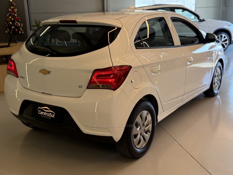 ONIX 1.0 LT 12V FLEX 4P MANUAL - 2019 - CARLOS BARBOSA