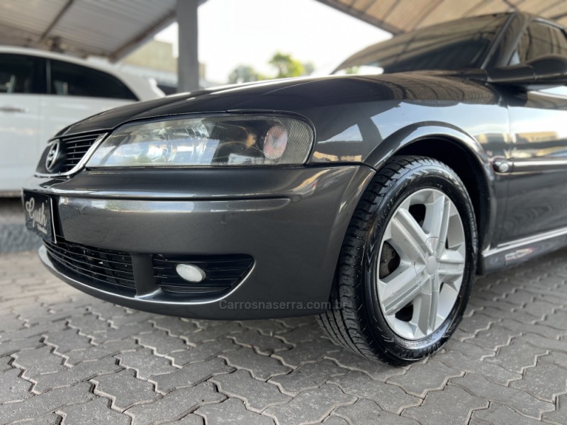 VECTRA 2.0 MPFI EXPRESSION 8V FLEX 4P MANUAL - 2005 - BOM PRINCíPIO