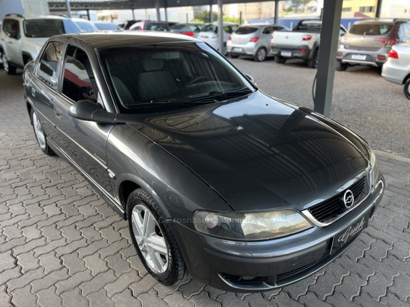 VECTRA 2.0 MPFI EXPRESSION 8V FLEX 4P MANUAL - 2005 - BOM PRINCíPIO