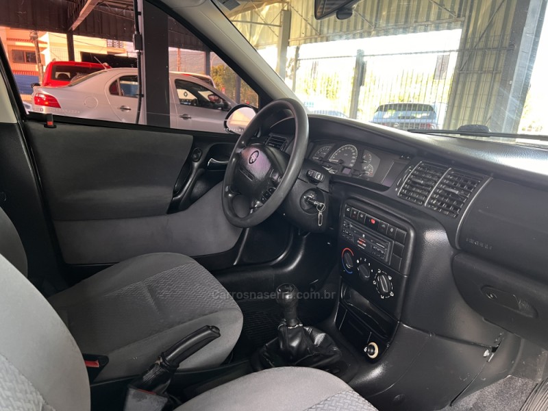 VECTRA 2.0 MPFI EXPRESSION 8V FLEX 4P MANUAL - 2005 - BOM PRINCíPIO