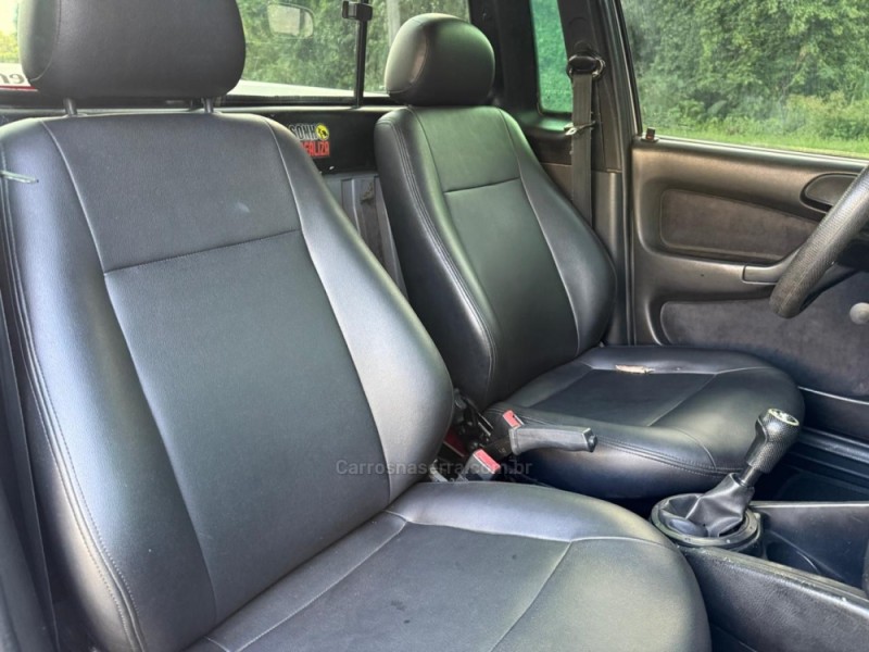 SAVEIRO 1.8 MI SUMMER CS 8V GASOLINA 2P MANUAL - 2001 - IVOTI