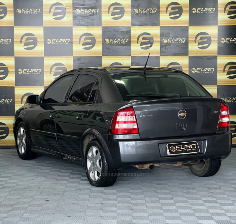 ASTRA 2.0 MPFI 8V GASOLINA 4P MANUAL - 2009 - PORTãO