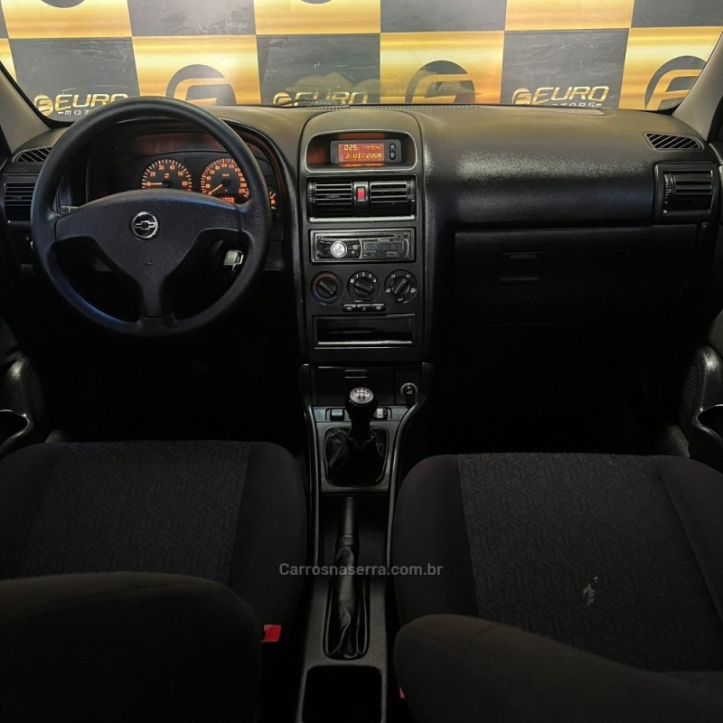 ASTRA 2.0 MPFI 8V GASOLINA 4P MANUAL - 2009 - PORTãO