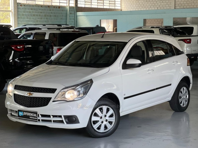 CHEVROLET - AGILE - 2010/2011 - Branca - R$ 30.900,00
