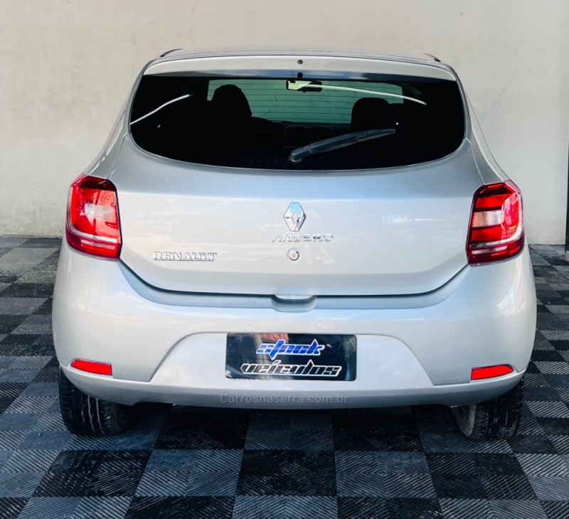 SANDERO 1.0 EXPRESSION 16V FLEX 4P MANUAL - 2016 - NOVO HAMBURGO