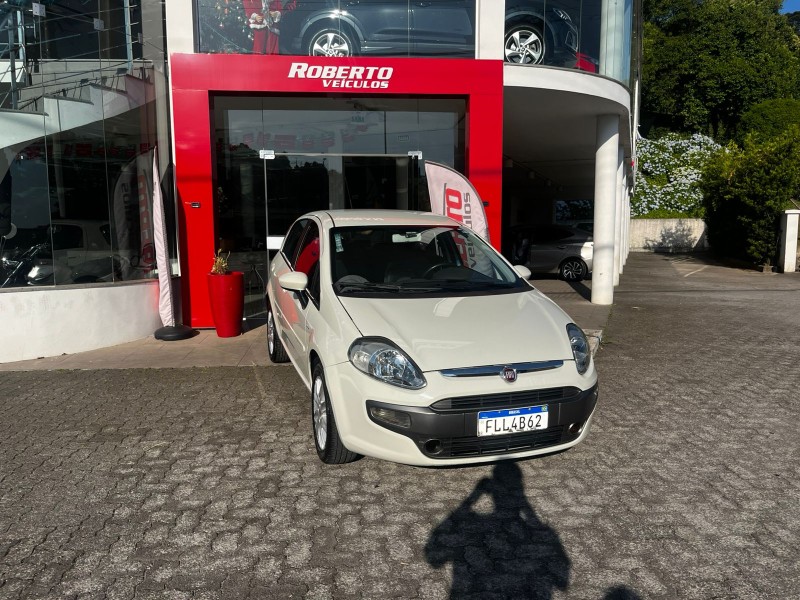 PUNTO 1.6 ESSENCE 16V FLEX 4P AUTOMATIZADO