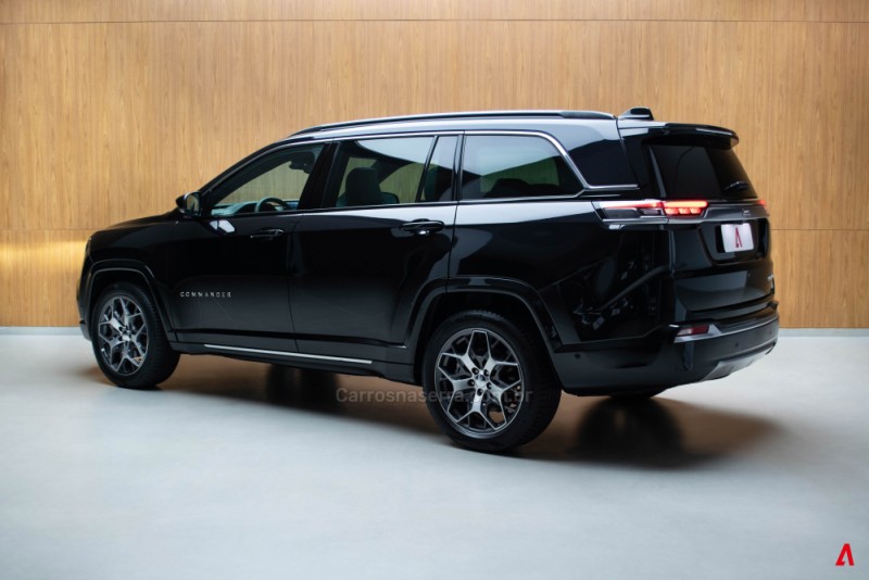 COMMANDER 1.3 OVERLAND T270 16V 4X2 TURBO FLEX 4P AUTOMÁTICO - 2023 - GARIBALDI