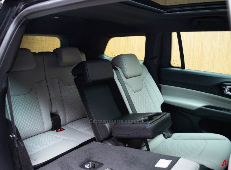 COMMANDER 1.3 OVERLAND T270 16V 4X2 TURBO FLEX 4P AUTOMÁTICO - 2023 - GARIBALDI