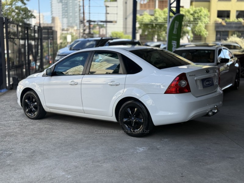 FOCUS 2.0 GLX SEDAN 16V FLEX 4P MANUAL - 2010 - CAXIAS DO SUL