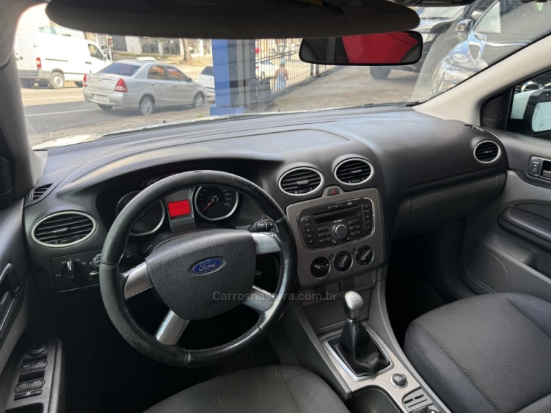 FOCUS 2.0 GLX SEDAN 16V FLEX 4P MANUAL - 2010 - CAXIAS DO SUL