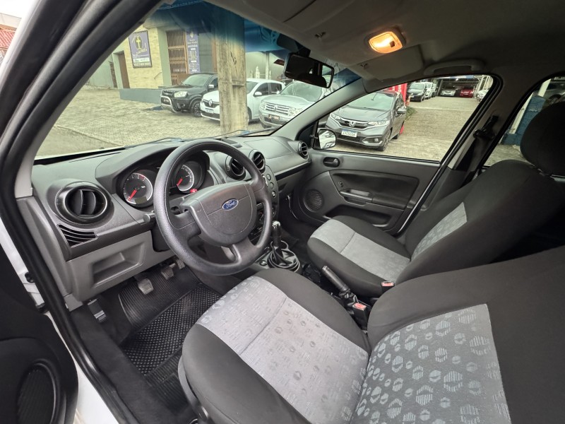 FIESTA 1.6 MPI HATCH 8V FLEX 4P MANUAL - 2011 - DOIS IRMãOS