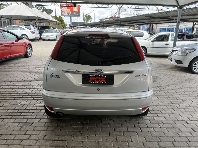 FOCUS 2.0 GHIA 16V GASOLINA 4P MANUAL - 2005 - CAXIAS DO SUL