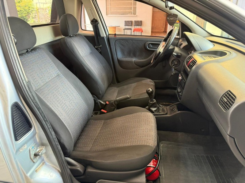 MONTANA 1.4 MPFI CONQUEST CS 8V FLEX 2P MANUAL - 2010 - FARROUPILHA