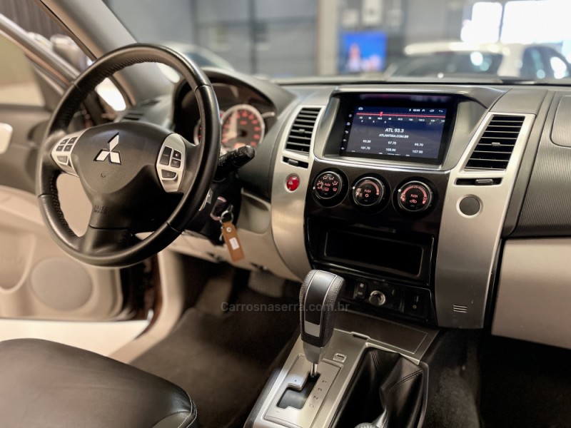 PAJERO DAKAR 3.2 4X4 16V 7 LUGARES TURBO INTERCOOLER DIESEL 4P AUTOMÁTICO - 2015 - SANTA CRUZ DO SUL