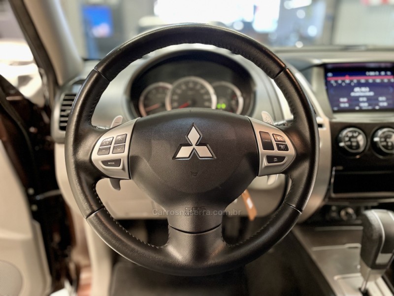 PAJERO DAKAR 3.2 4X4 16V 7 LUGARES TURBO INTERCOOLER DIESEL 4P AUTOMÁTICO - 2015 - SANTA CRUZ DO SUL