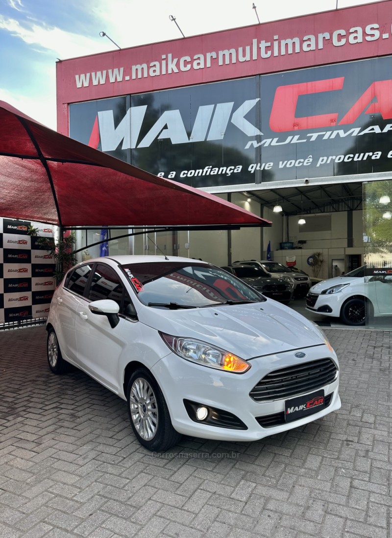 FIESTA 1.6 TITANIUM HATCH 16V FLEX 4P MANUAL - 2015 - ESTâNCIA VELHA
