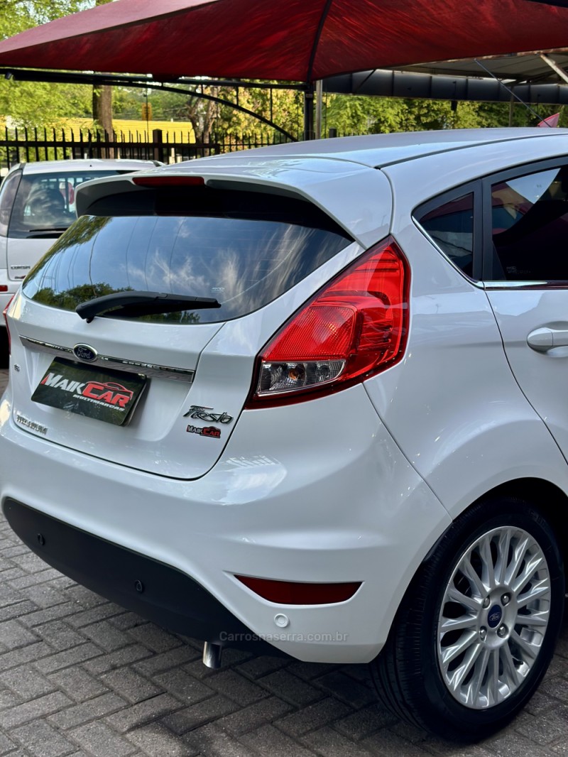 FIESTA 1.6 TITANIUM HATCH 16V FLEX 4P MANUAL - 2015 - ESTâNCIA VELHA