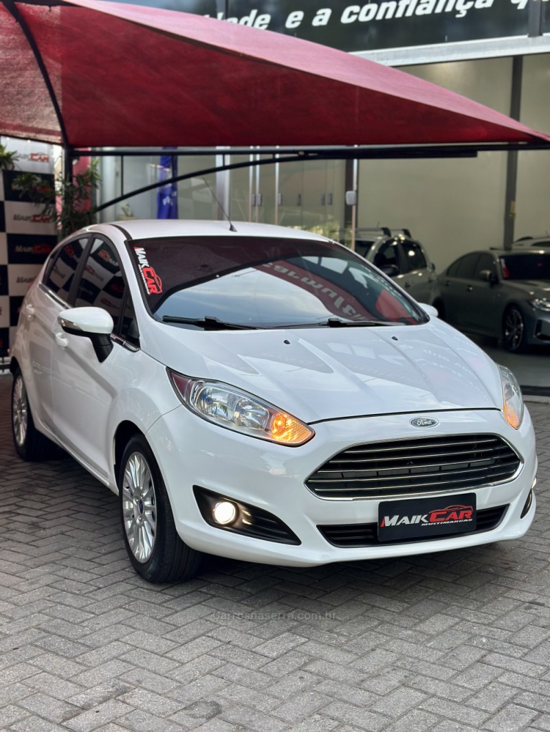 FIESTA 1.6 TITANIUM HATCH 16V FLEX 4P MANUAL - 2015 - ESTâNCIA VELHA
