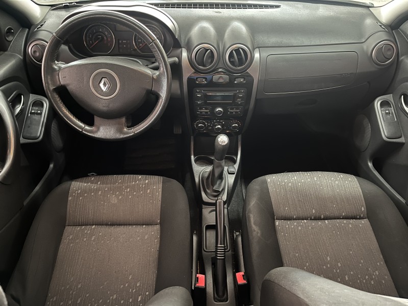 LOGAN 1.6 EXPRESSION 8V FLEX 4P MANUAL - 2013 - CAXIAS DO SUL