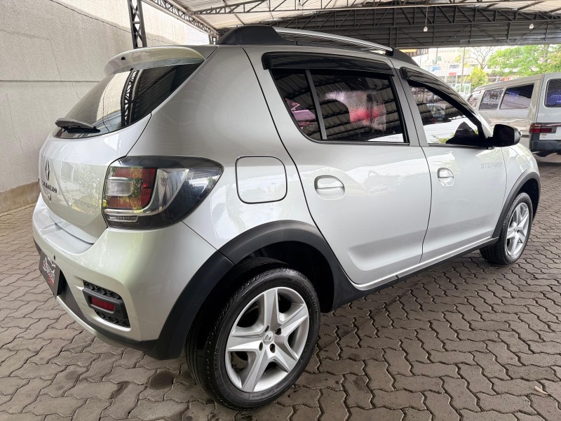 SANDERO 1.6 STEPWAY EASY R 16V FLEX 4P AUTOMÁTICO - 2016 - CAXIAS DO SUL