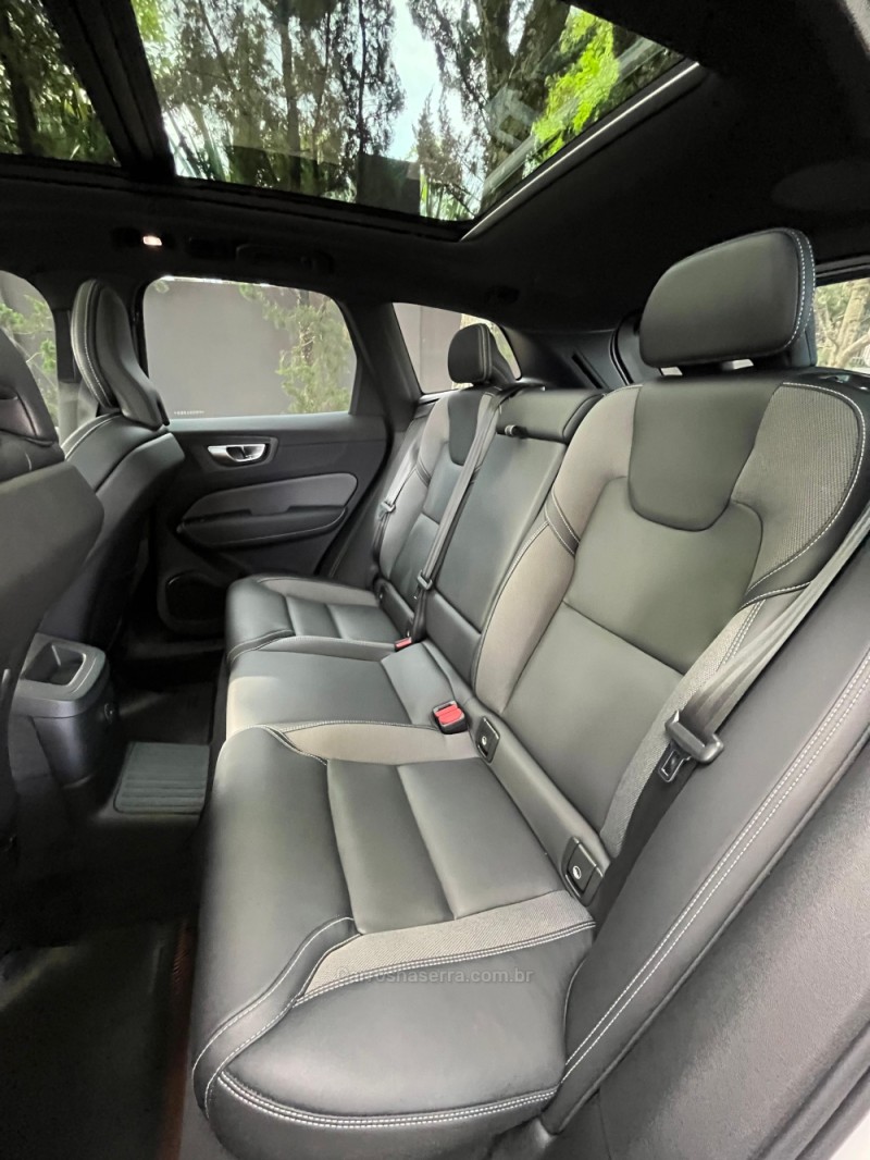 XC60 2.0 T8 ULTIMATE DARK AWD HIBRIDO 4P AUTOMÁTICO  - 2023 - ERECHIM