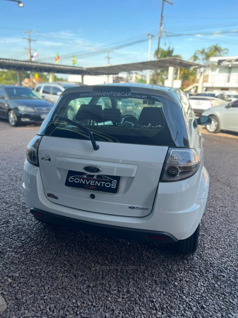 FIESTA 1.0 MPI 8V GASOLINA 2P MANUAL - 2013 - LAJEADO