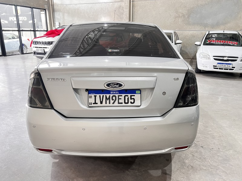 FIESTA 1.6 SE SEDAN 16V FLEX 4P MANUAL - 2014 - CAXIAS DO SUL