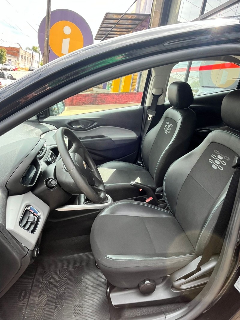 ONIX 1.0 LT PLUS 8V FLEX 4P MANUAL - 2019 - VACARIA