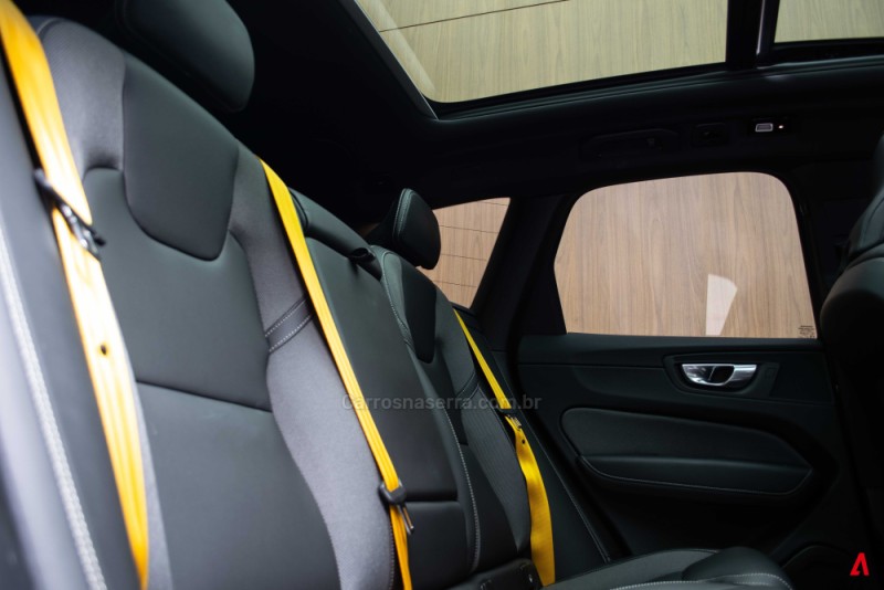 XC60 2.0 T8 POLESTAR ENGINEERED HÍBRIDO 4P AUTOMÁTICO - 2024 - GARIBALDI