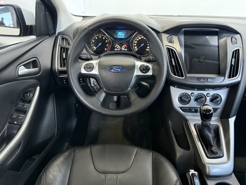 FOCUS 1.6 SE 16V FLEX 4P MANUAL - 2015 - CAXIAS DO SUL