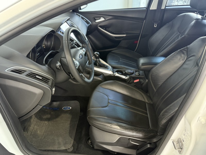 FOCUS 1.6 SE 16V FLEX 4P MANUAL - 2015 - CAXIAS DO SUL