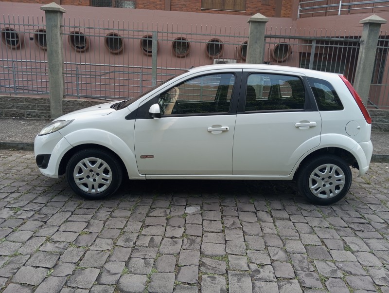 FIESTA 1.6 MPI CLASS HATCH 8V FLEX 4P MANUAL - 2012 - CAXIAS DO SUL