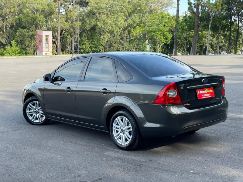 FOCUS 2.0 SE SEDAN 16V FLEX 4P AUTOMÁTICO - 2013 - CAXIAS DO SUL