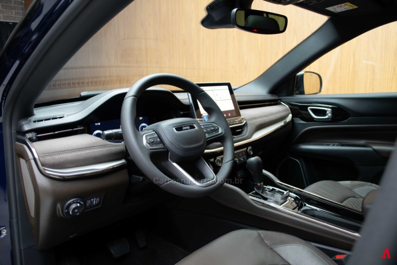 COMMANDER 2.0 OVERLAND TD380 4X4 TURBO DIESEL 4P AUTOMÁTICO - 2024 - GARIBALDI