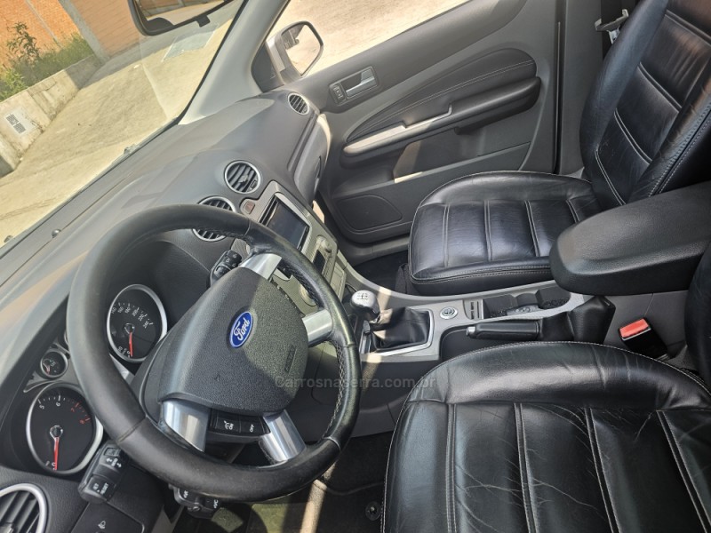 FOCUS 2.0 GHIA 16V GASOLINA 4P MANUAL - 2009 - BENTO GONçALVES