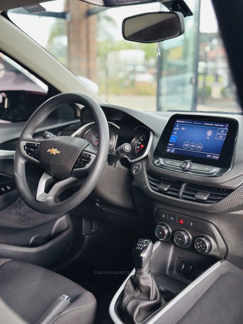 ONIX 1.0 LT 12V FLEX 4P MANUAL - 2023 - CANELA