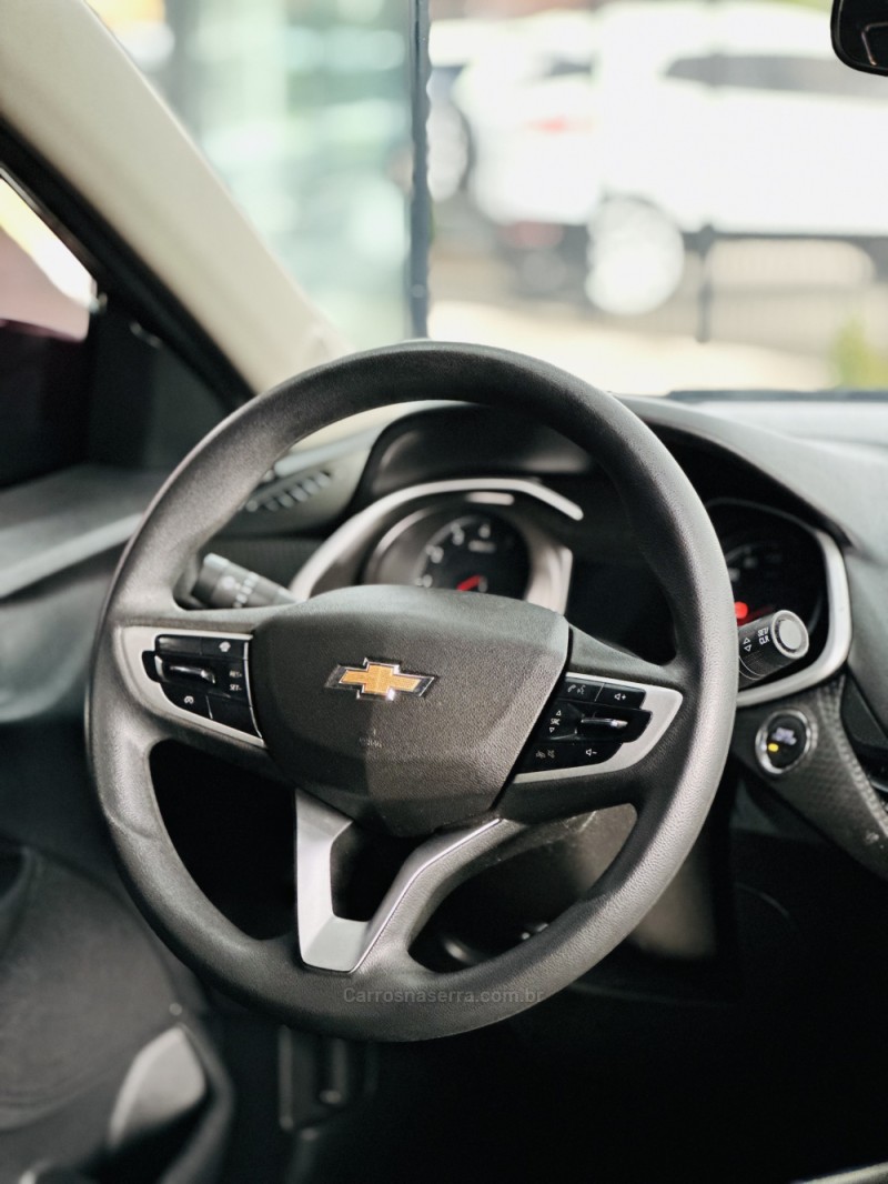 ONIX 1.0 LT 12V FLEX 4P MANUAL - 2023 - CANELA