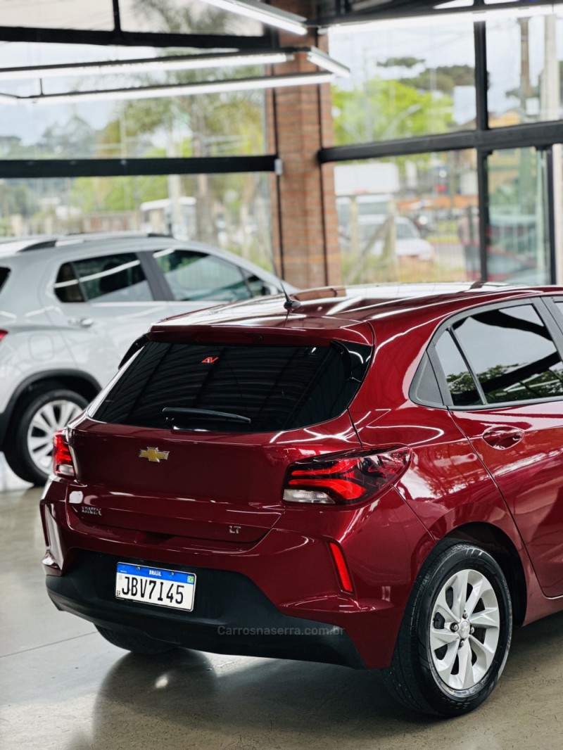 ONIX 1.0 LT 12V FLEX 4P MANUAL - 2023 - CANELA