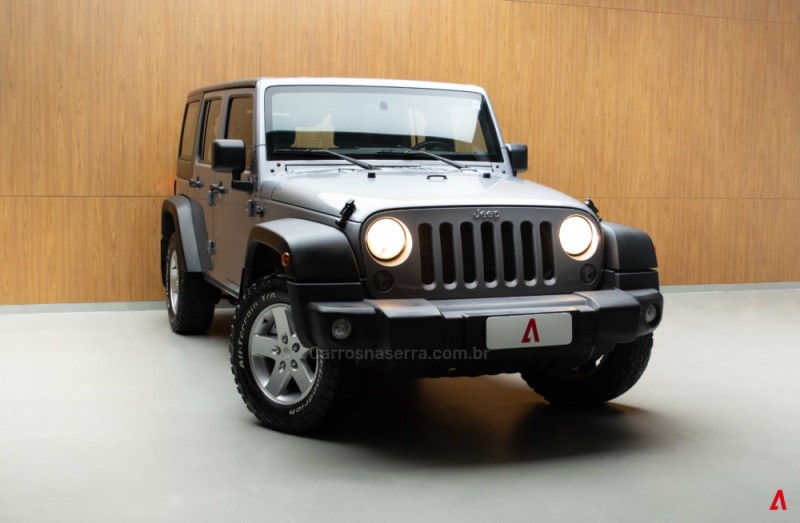 WRANGLER 3.6 UNLIMITED SPORT 4X4 V6 GASOLINA 4P AUTOMÁTICO - 2015 - GARIBALDI