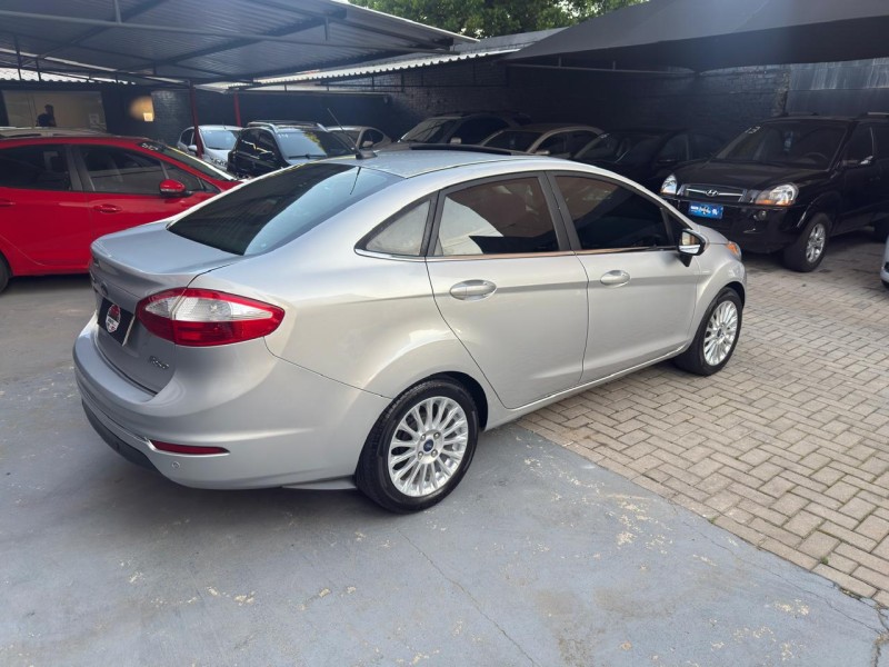 FIESTA 1.6 TITANIUM PLUS SEDAN 16V FLEX 4P AUTOMÁTICO - 2015 - CAXIAS DO SUL