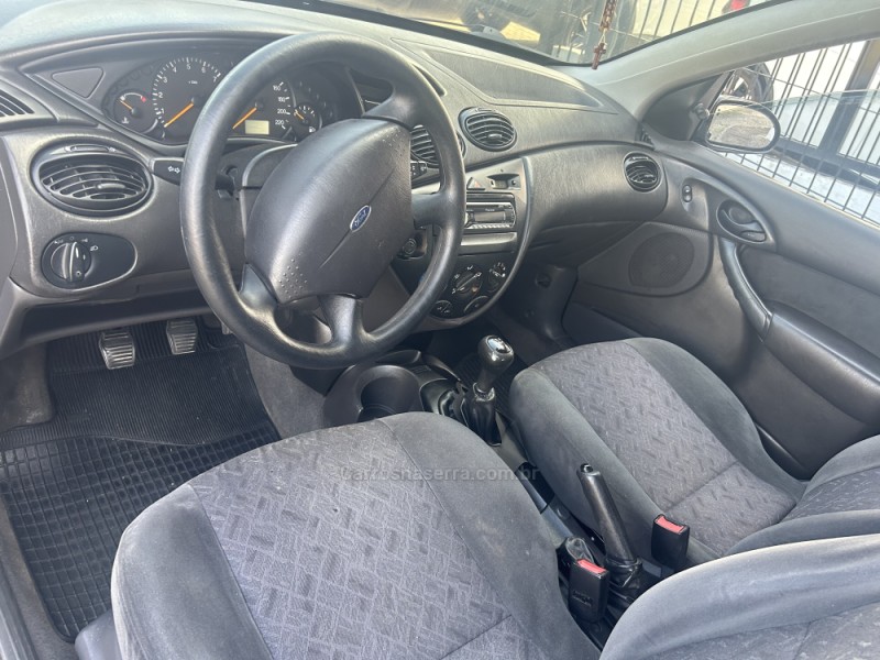 FOCUS 1.8 GLX 16V GASOLINA 4P MANUAL - 2003 - CAXIAS DO SUL