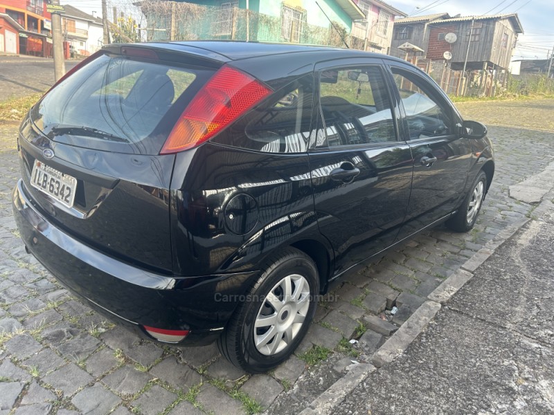 FOCUS 1.8 GLX 16V GASOLINA 4P MANUAL - 2003 - CAXIAS DO SUL