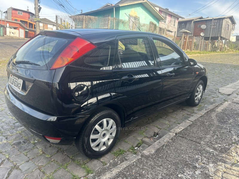 FOCUS 1.8 GLX 16V GASOLINA 4P MANUAL - 2003 - CAXIAS DO SUL