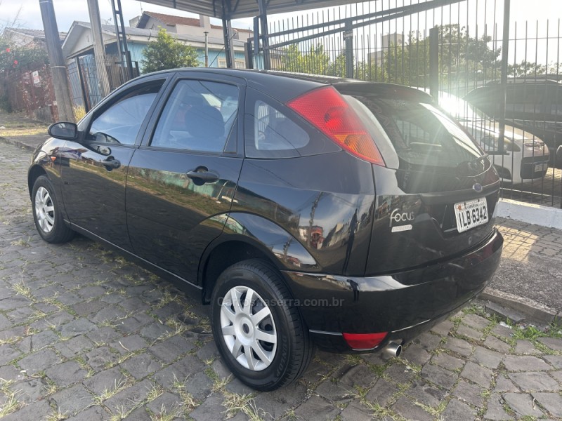 FOCUS 1.8 GLX 16V GASOLINA 4P MANUAL - 2003 - CAXIAS DO SUL
