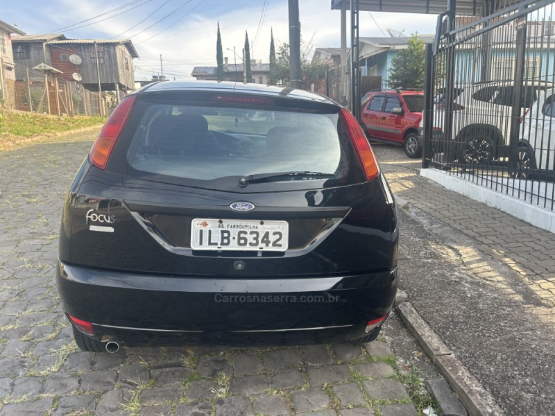 FOCUS 1.8 GLX 16V GASOLINA 4P MANUAL - 2003 - CAXIAS DO SUL