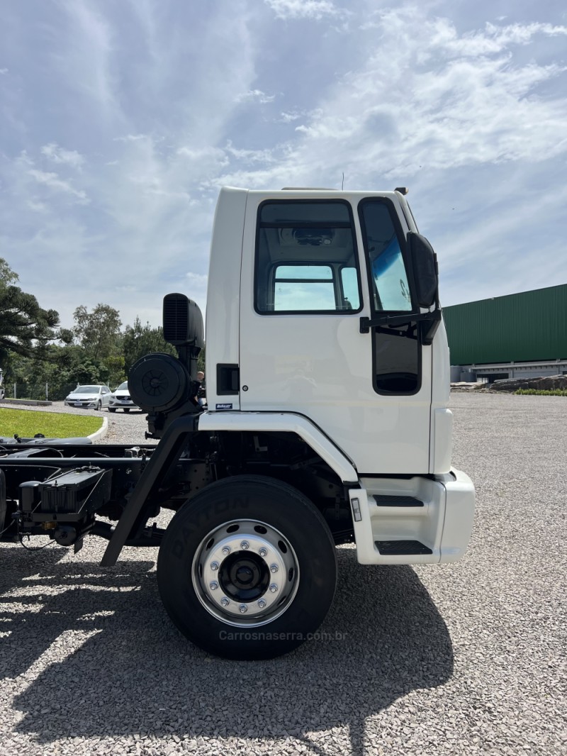 CARGO 2422 E 3 EIXOS - 2010 - CAXIAS DO SUL