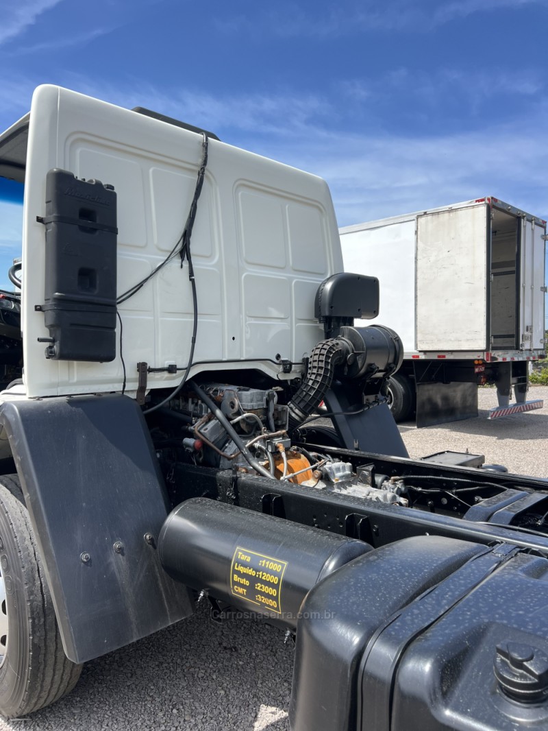 CARGO 2422 E 3 EIXOS - 2010 - CAXIAS DO SUL