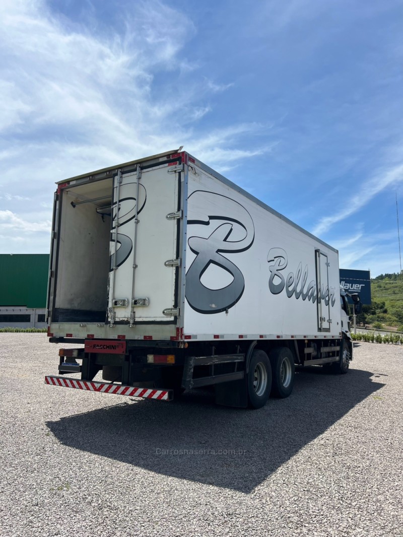 CARGO 2423 E 6X2 TURBO - 2013 - CAXIAS DO SUL