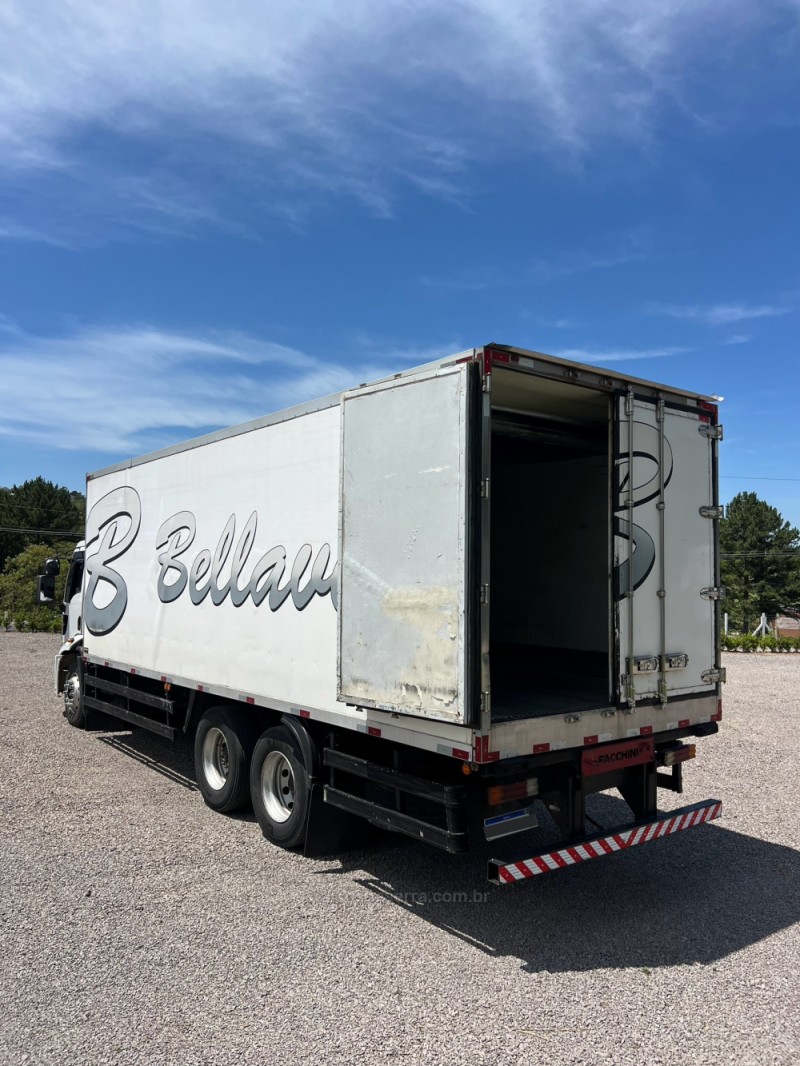 CARGO 2423 E 6X2 TURBO - 2013 - CAXIAS DO SUL