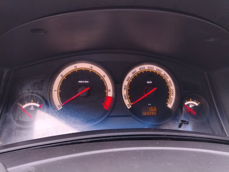 VECTRA 2.0 MPFI EXPRESSION 8V 140CV FLEX 4P MANUAL - 2009 - VACARIA